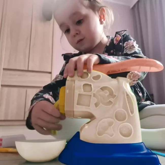 Kruzzel Grote Pasta Extruder Boetseerklei Set - Stimuleer Creativiteit bij Kinderen
