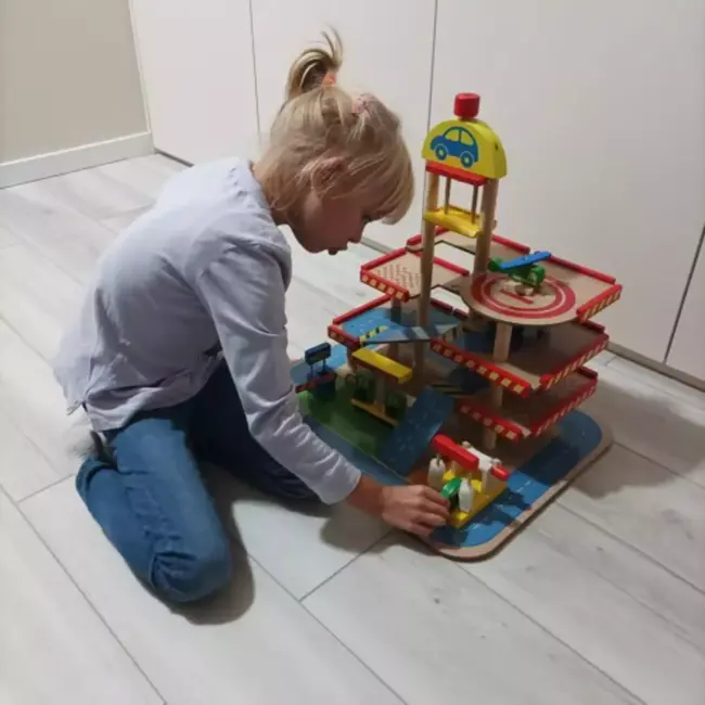 Kruzzel Houten Parkeergarage: Realistisch Speelplezier