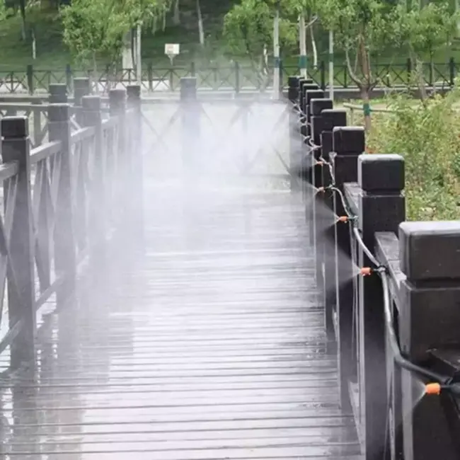 Gardlov Garden Sprinkler: 20m Water Curtain voor Verkoeling in de Tuin