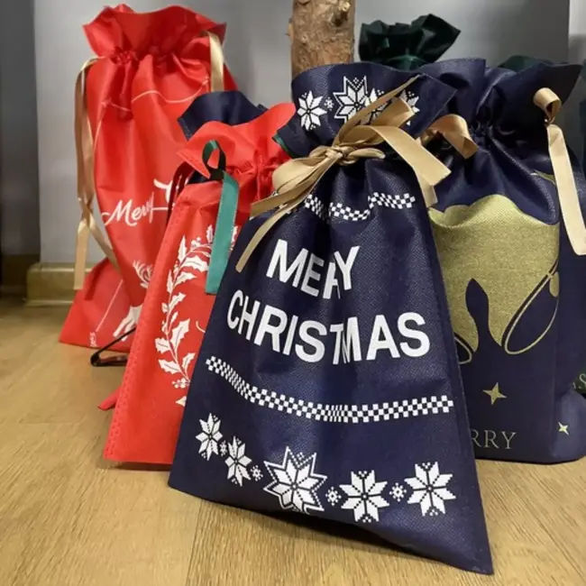 Malatec Kersttassen Set van 8 - Decoratieve Cadeauzakken in Verschillende Maten