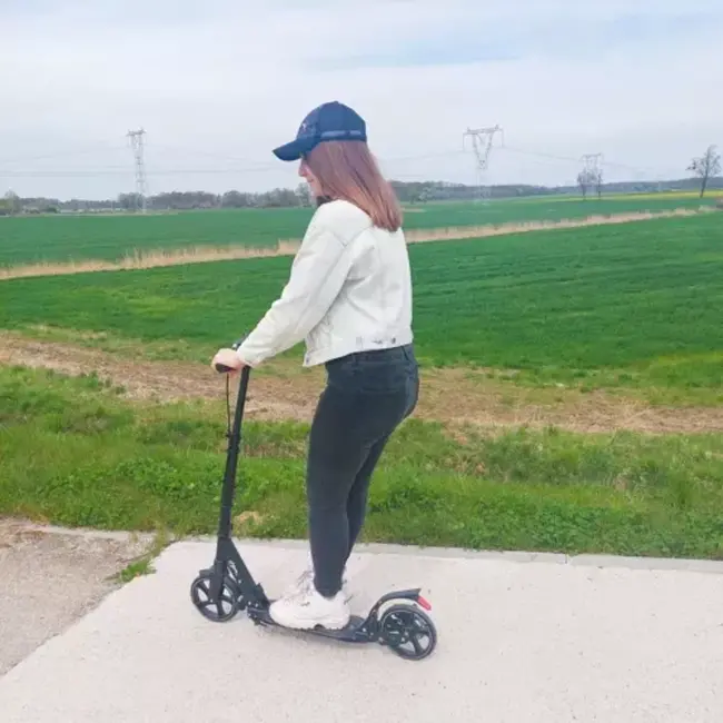 Kruzzel Hyperion Step: De Robuuste, Opvouwbare Stadsstep