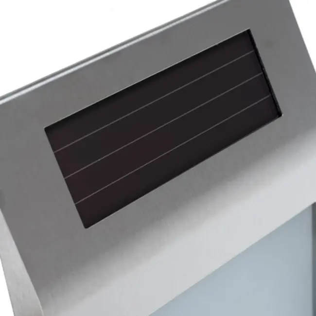 Izoxis Zilver huisnummer met schemersensor en zonnepaneel