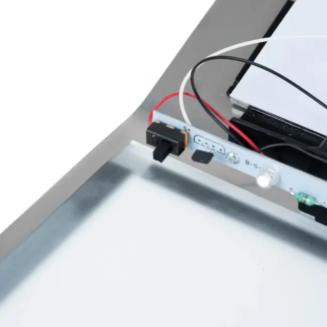 Izoxis Zilver huisnummer met schemersensor en zonnepaneel