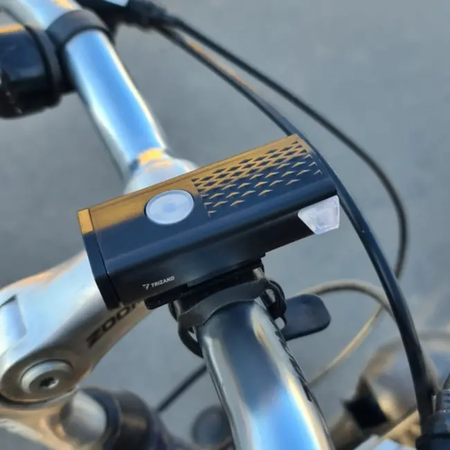 Trizand Veilig en Zichtbaar op de Fiets met LED Fietslicht