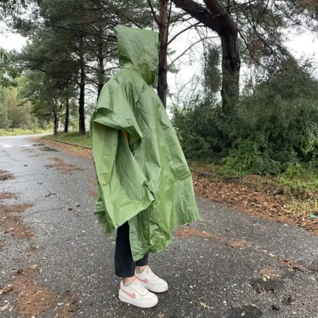 Trizand Regenponcho – Groene Waterdichte Poncho – Unisex en Duurzaam