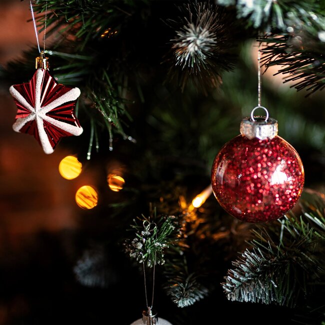 REA 30-delige kerstballenset - rood - diverse designs - breukvast kunststof