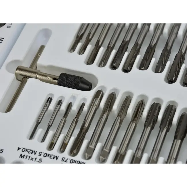 GEKO 110-delige metrische tap- en snijset - M2-M18 - Inclusief metalen koffer