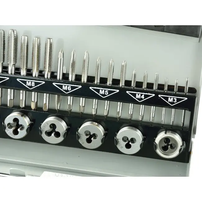 GEKO Taps en snijplaten set - M3-M12 - 32-delig - Hoogwaardige staal - Inclusief accessoires