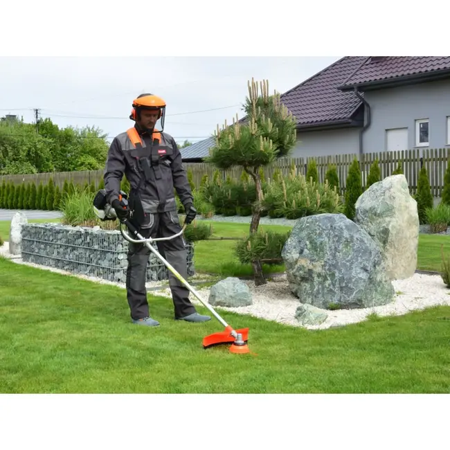 GEKO BC430 krachtige benzine bosmaaier 49,7cc met 3 pk motor, trimmerkop, 3-tands mes en anti-vibratiesysteem