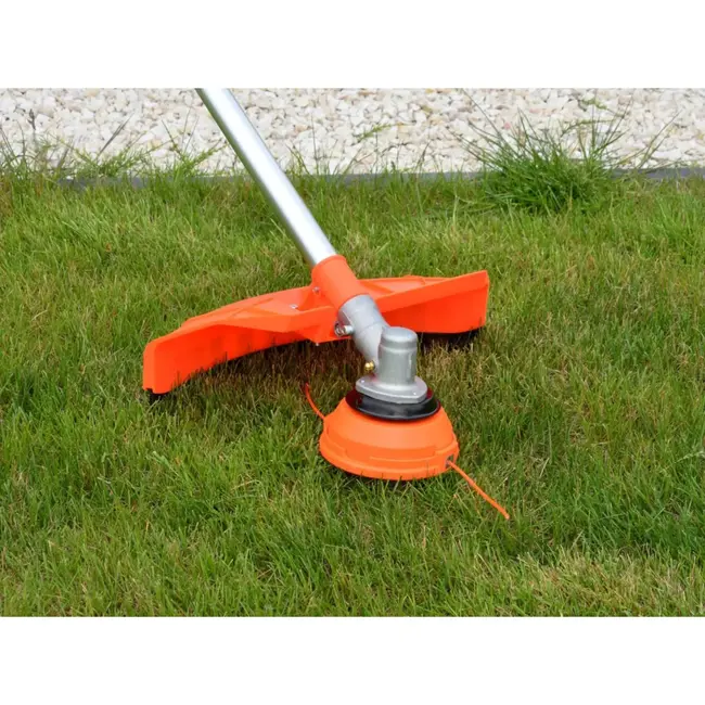 GEKO BC430 krachtige benzine bosmaaier 49,7cc met 3 pk motor, trimmerkop, 3-tands mes en anti-vibratiesysteem