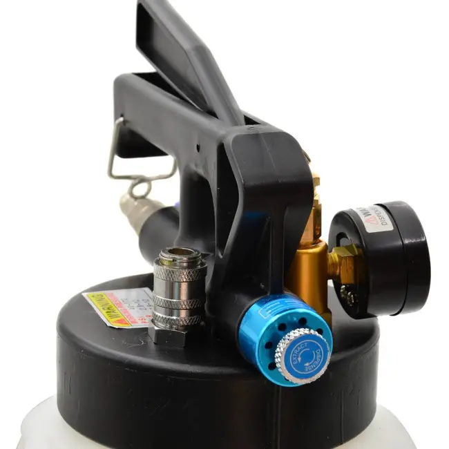 GEKO Pneumatische oliepomp - 10L - Veiligheidsventiel - Inclusief 13 adapters