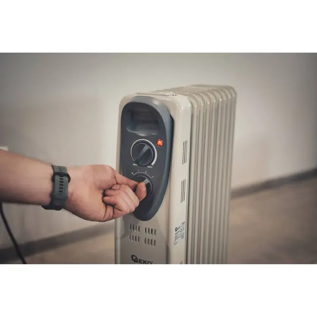 GEKO Oliegevulde radiator - 9 vinnen - 2000W - instelbare thermostaat - oververhittingsbeveiliging