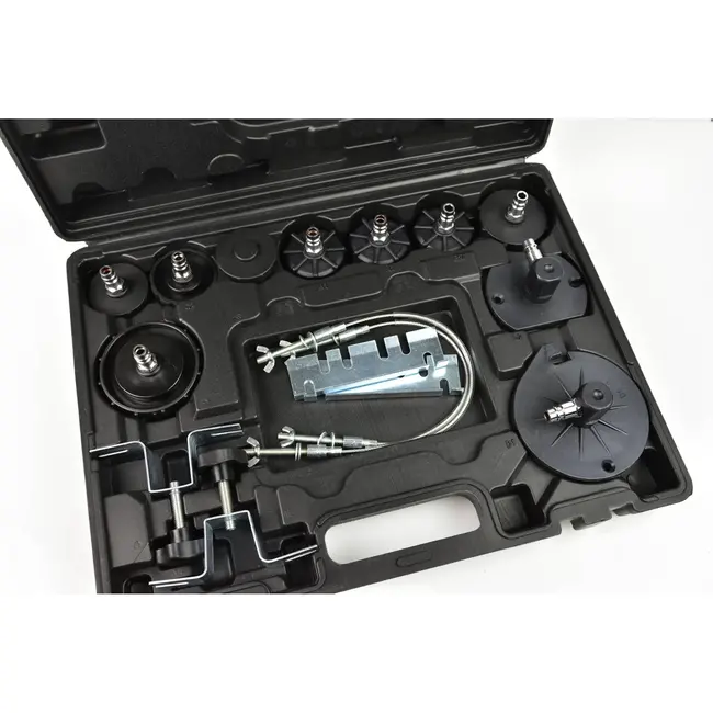 GEKO Remgereedschap - Eenvoudig Onderhoud - Inclusief Adapterset - 10L Tank - 5,4m Slang