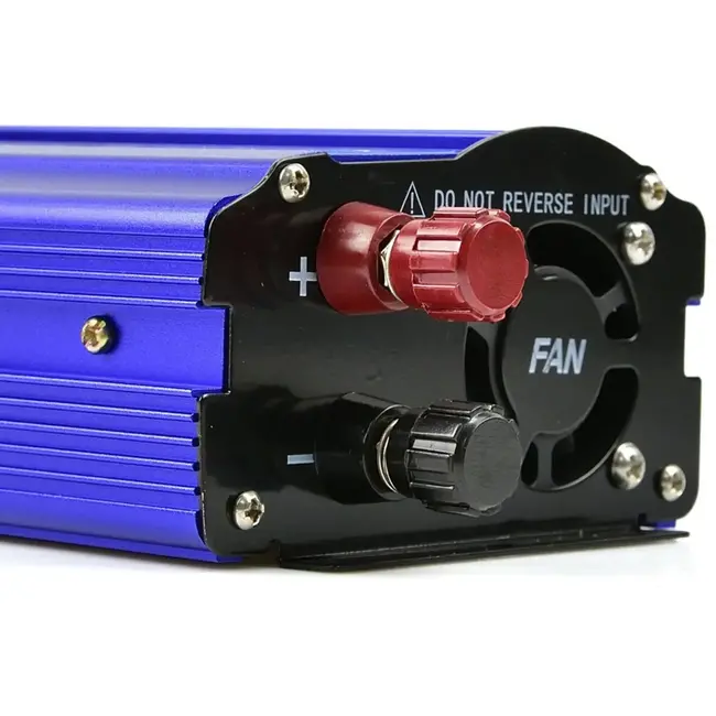 GEKO Pure sinus omvormer - 12V naar 230V - 300/600W - USB-aansluiting - Compact ontwerp