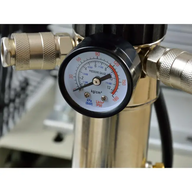 GEKO 100L luchtcompressor - 9 bar - 420 L/min - horizontaal - 4 wielen