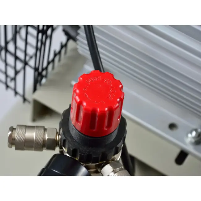 GEKO 100L luchtcompressor - 9 bar - 420 L/min - horizontaal - 4 wielen