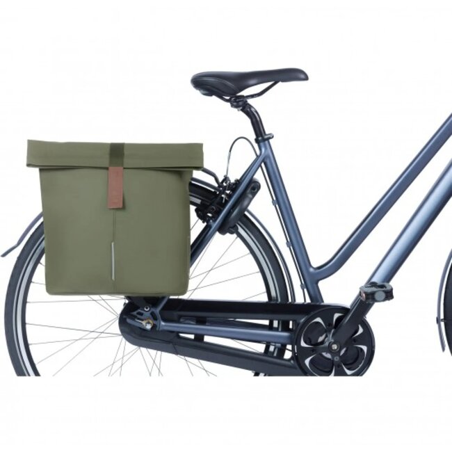 Basil Dubbele fietstas - vegan leer - waterafstotend - reflecterend - 28-32L - mosgroen