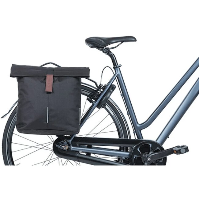 Basil Dubbele fietstas - Waterafstotend - Reflecterend - 28-32L - Zwart