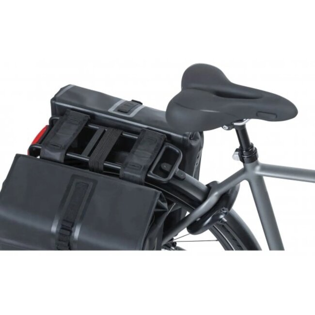 Basil Dubbele fietstas - Waterdicht - Reflecterend - 50L - Zwart