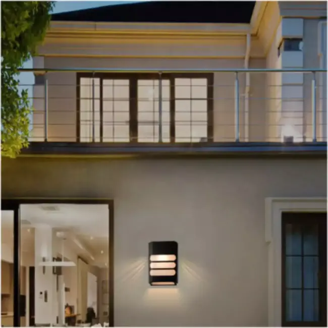 Hofftech Solar wandlamp rechthoek - warm wit licht - 11,3 x 4 x 15,8 cm - kunststof - met aan/uit knop