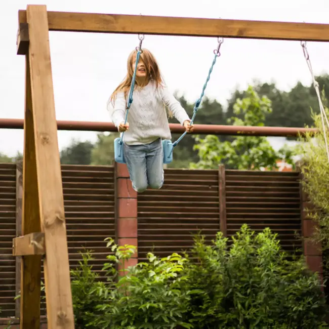 Kruzzel Blauwe Kunststof Schommel – Licht, Veilig & ideaal voor Buiten