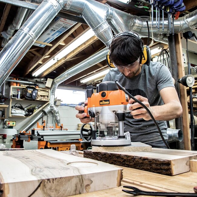 Triton Bovenfrees - metaal en kunststof - 1400 W, inval- en vaste modus - spantangen 6/8/12 mm - oranje - freestafel