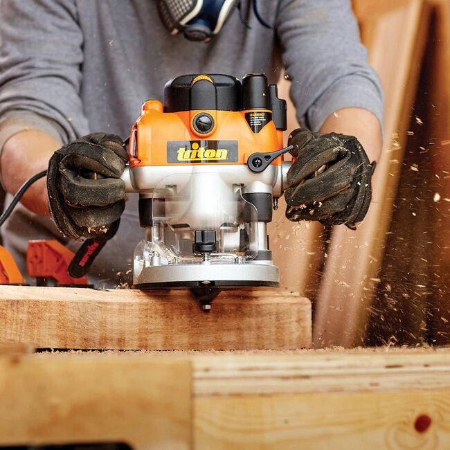 Triton Bovenfrees - metaal en kunststof - 1400 W, inval- en vaste modus - spantangen 6/8/12 mm - oranje - freestafel