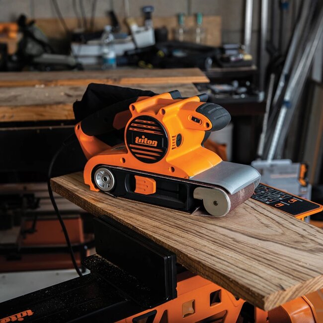 Triton Bandschuurmachine 1200 W - band 100 x 610 mm - variabele snelheid en stofafzuiging - hout en metaal