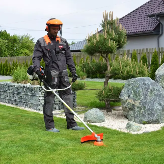 John Gardener BC430 krachtige 49,7cc bosmaaier met 3 trimmerkoppen, zaagblad, harnas, vizier en gehoorbescherming