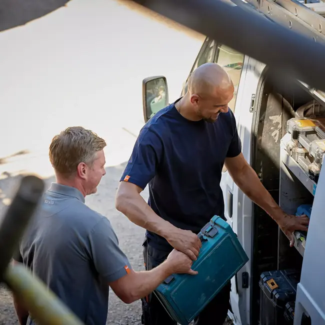 Scruffs werkshirt - 100% duurzaam katoen 180 g/m2 - ademend, lang getailleerd - maat L - marineblauw - werkkleding, logo-opdruk