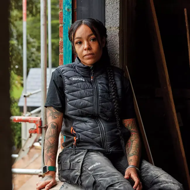 Scruffs bodywarmer voor dames - nylon en polyester - gewatteerd en rekbaar - maat 34 - zwart - voor werk en buiten