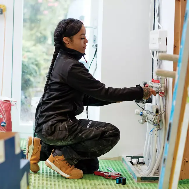 Scruffs werkjas voor dames - polyester-elastaan - waterafstotend en ademend met fleecevoering - maat 36 - zwart - voor werk