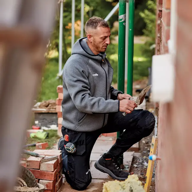 Scruffs capuchontrui voor werk - maat L - polyestermix - ademend en isolerend met luchtlaagjes - houtskool - met ritszakken