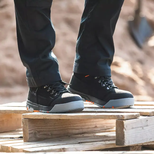 Scruffs Veiligheidslaars - nubuckleer - waterdicht met aluminium neus, veiligheidsklasse S3 - maat 41 - zwart - bouw