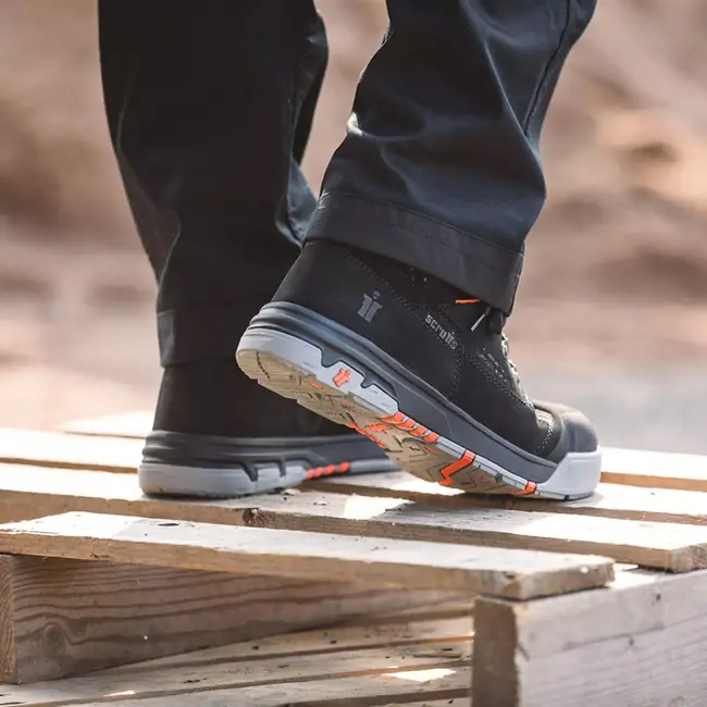 Scruffs Veiligheidslaars - nubuckleer - waterdicht met aluminium neus, veiligheidsklasse S3 - maat 41 - zwart - bouw