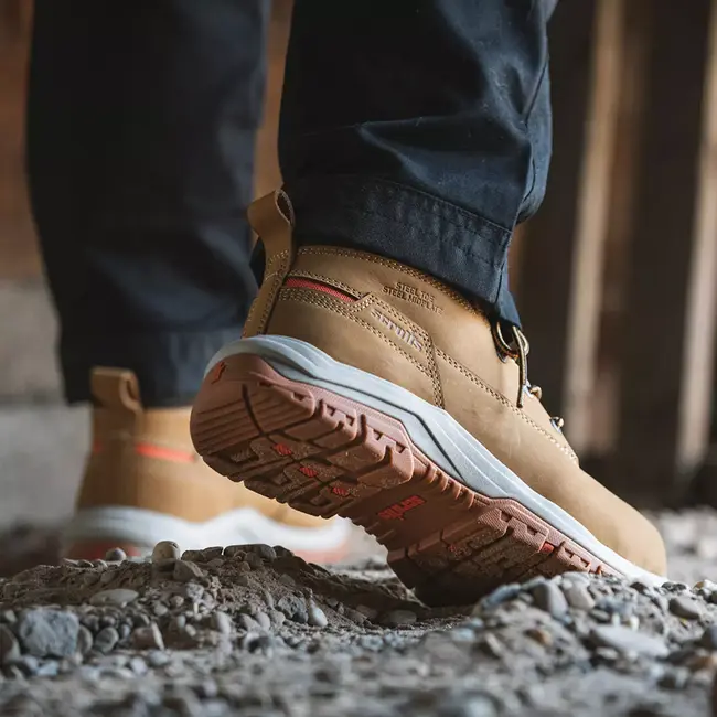 Scruffs veiligheidslaars nubuckleer met stalen neus en tussenzool maat 41 lichtbruin - antislip SBP SRA voor bouw en magazijn