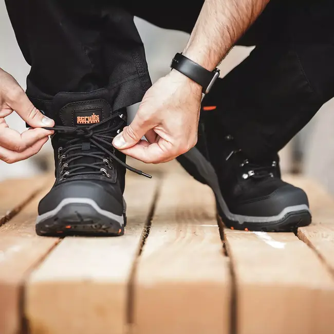 Scruffs Veiligheidslaarzen S3 SRC - nubuckleer - composiet neus, antistatisch en antislip - maat 46 - zwart - bouw en industrie