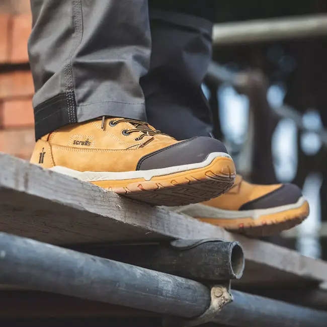 Scruffs veiligheidslaarzen S3 maat 44 - waterafstotend nubuckleer - composietneus - antislip SRC HRO - bruin - bouw en industrie