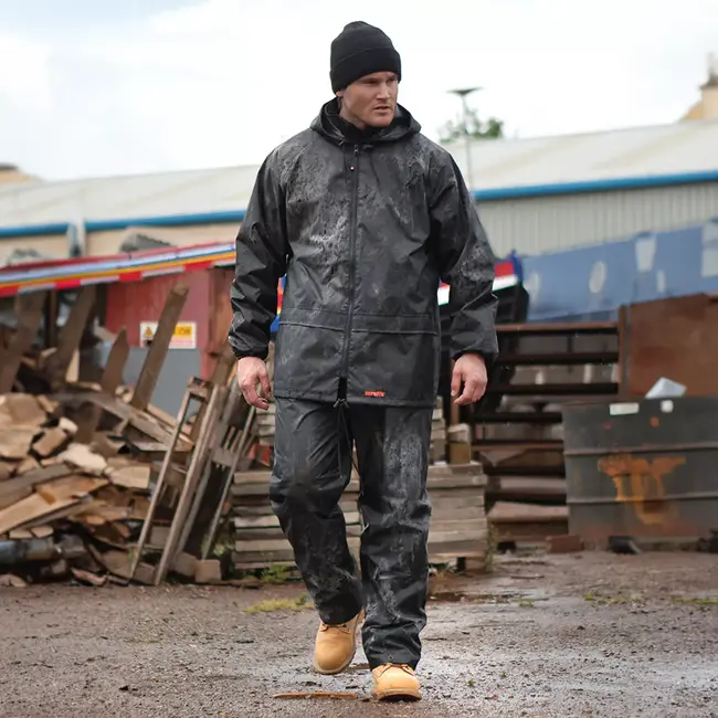 Scruffs Regenpak 2-delig - maat L - polyester en PVC - waterdicht, getapete naden, capuchon - zwart - buitenwerk