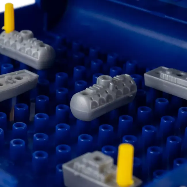 Ruhhy Strategisch zeeslagspel in koffervorm – opvouwbaar gezelschapsspel dat concentratie en logisch denken stimuleert