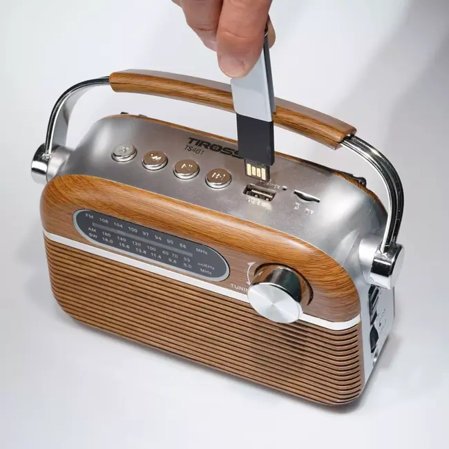 TIROSS Retro FM AM SW noodradio met Bluetooth USB MP3 telescoopantenne en netstroom of D-batterijen