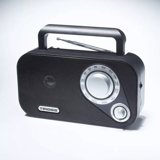 TIROSS Compacte AM FM noodradio met 360 graden antenne draagbeugel en netstroom of D-batterijen