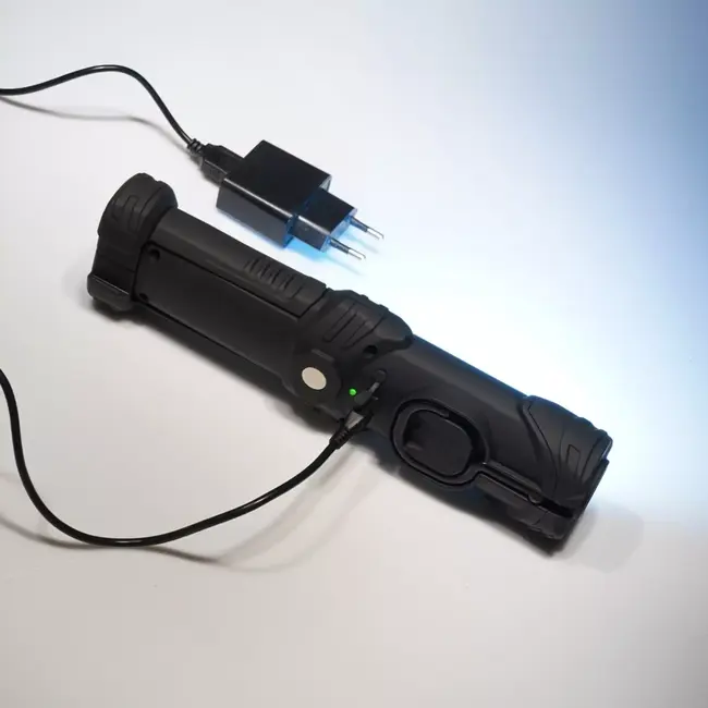 TIROSS Multifunctionele oplaadbare led noodlamp met 330 lumen, magneet en draaibare haak