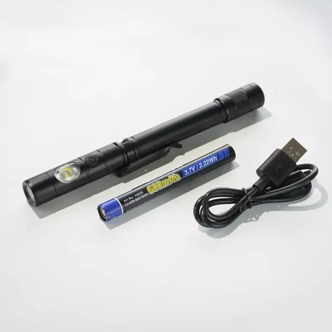 TIROSS Compacte oplaadbare penlamp 350 lumen met magneet, clip en zijlicht voor noodpakket