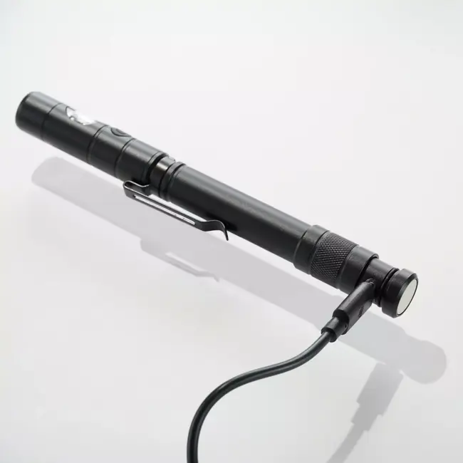 TIROSS Compacte oplaadbare penlamp 350 lumen met magneet, clip en zijlicht voor noodpakket