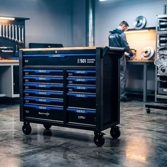 GEKO Complete gereedschapswagen met 12 laden, rubberhouten werkblad en 501 gereedschappen voor werkplaats en garage