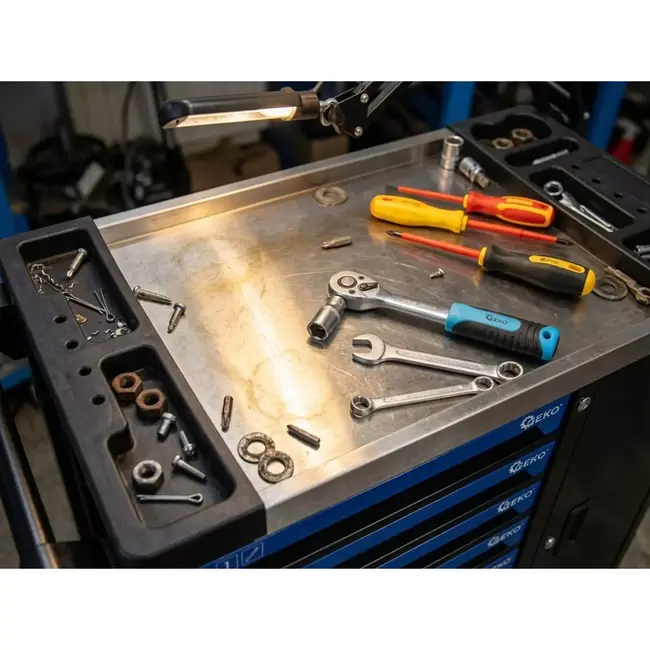 GEKO Verrijdbare gereedschapswagen met 7 laden, grote zijkast en roestvrijstalen werkblad voor garage en werkplaats