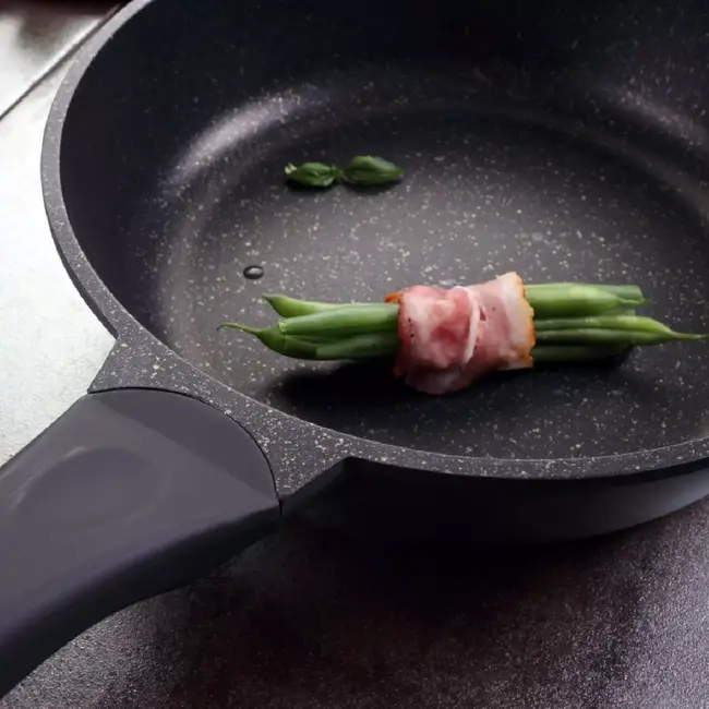 TIROSS Koekenpan 24 cm zonder deksel met marmer coating geschikt voor gas elektrisch keramisch en inductie