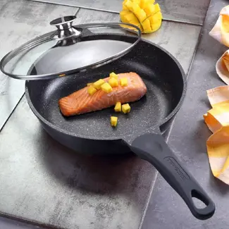 TIROSS Grote koekenpan 28 cm met marmer coating inclusief deksel geschikt voor gas elektrisch keramisch en inductie