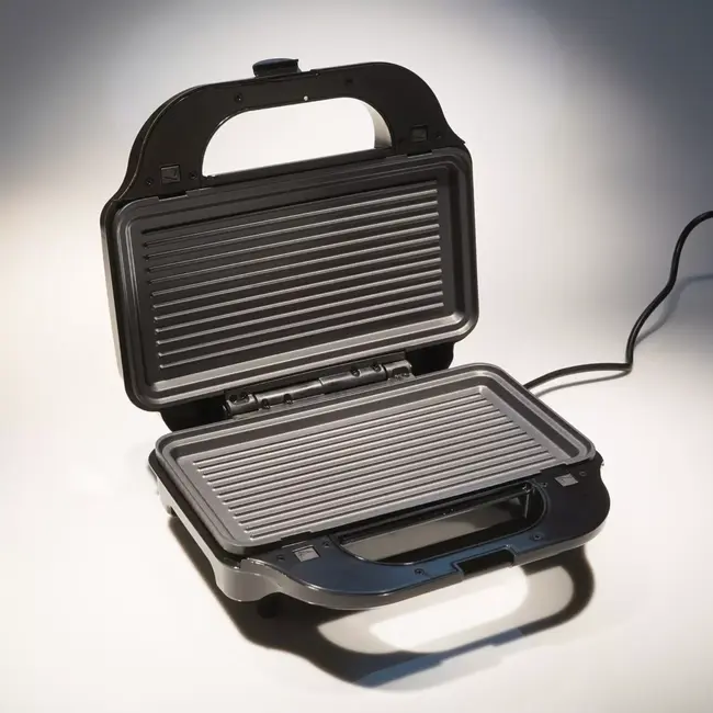 TIROSS Compacte 3-in-1 sandwichmaker 900 W met verwisselbare platen, antiaanbaklaag en automatische temperatuurregeling